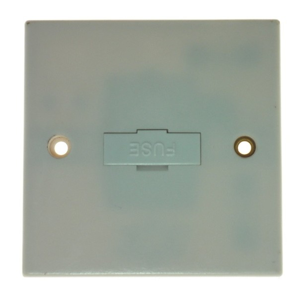 Outlet Fused 13a P Master 8126 P/p