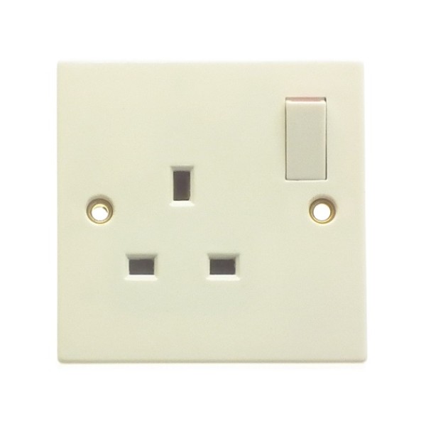 1 Gang 13a Switched Socket 8333 P/p