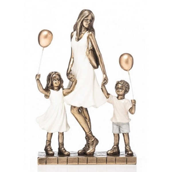 The Grange Collection Mother And Children With Balloons 24.5cm Kt12