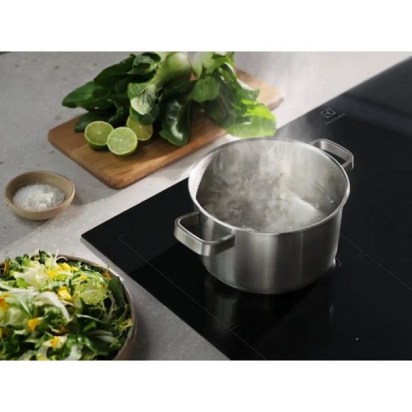 Electrolux 80cm 4 Zone Induction Hob Black Lit81443