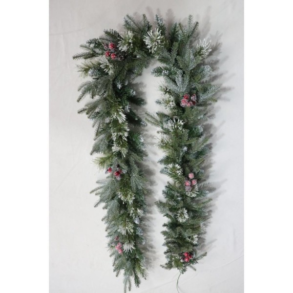 Berry Spruce Garland - 9ft